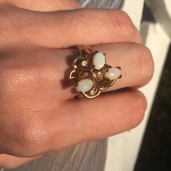 Unique gold sculptural ring - Picture 2 of 2